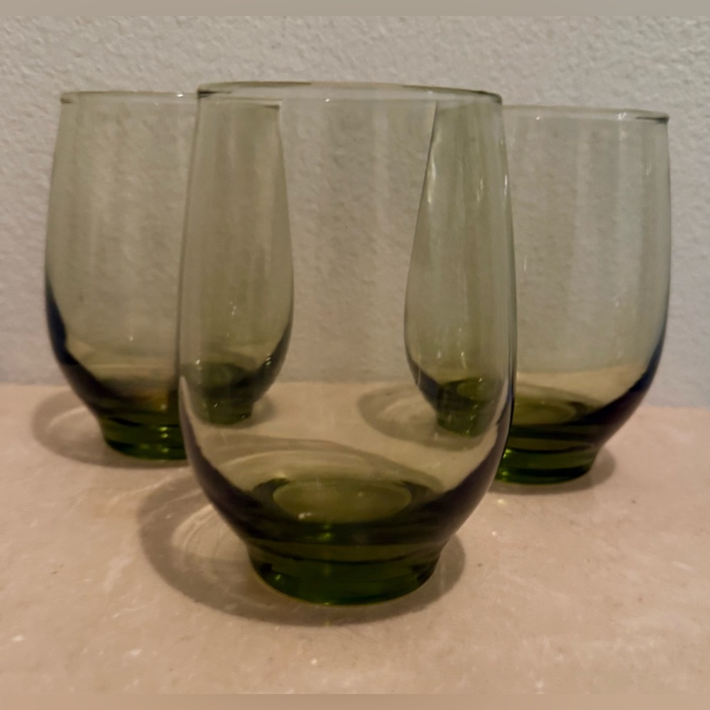 3 Libbey Tempo Avocado Green Glasses 4 1/2"H. 10 oz